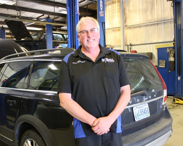 Happy CMA 20-Year Work Anniversary to Dave Berberich!