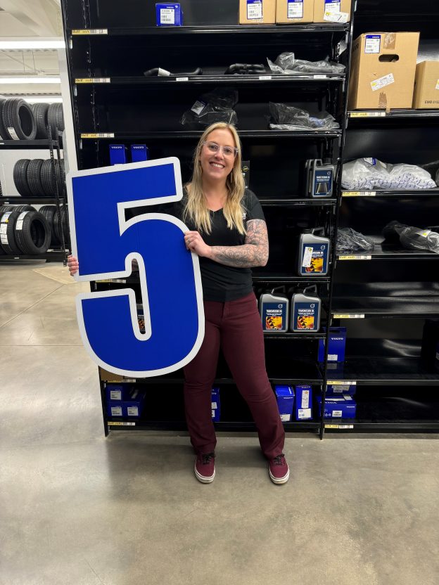 Happy 5-Year CMA Work Anniversary to Courtney Powell!