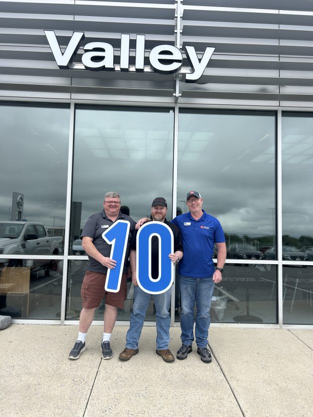 Happy 10-Year CMA Anniversary to Justin Downs!